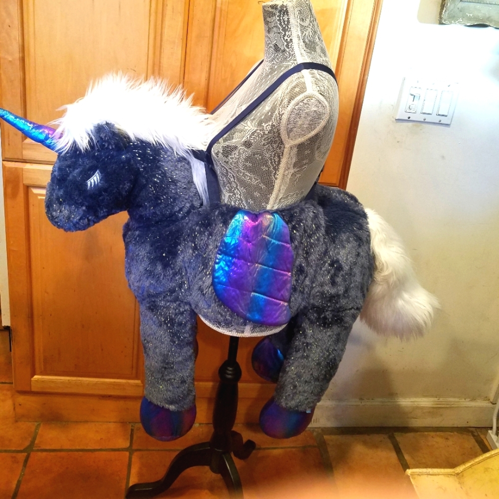 UNICORN STEP IN COSTUMES  3D PLUSH RAINBOW SHIMMER. (ONE SIZE )